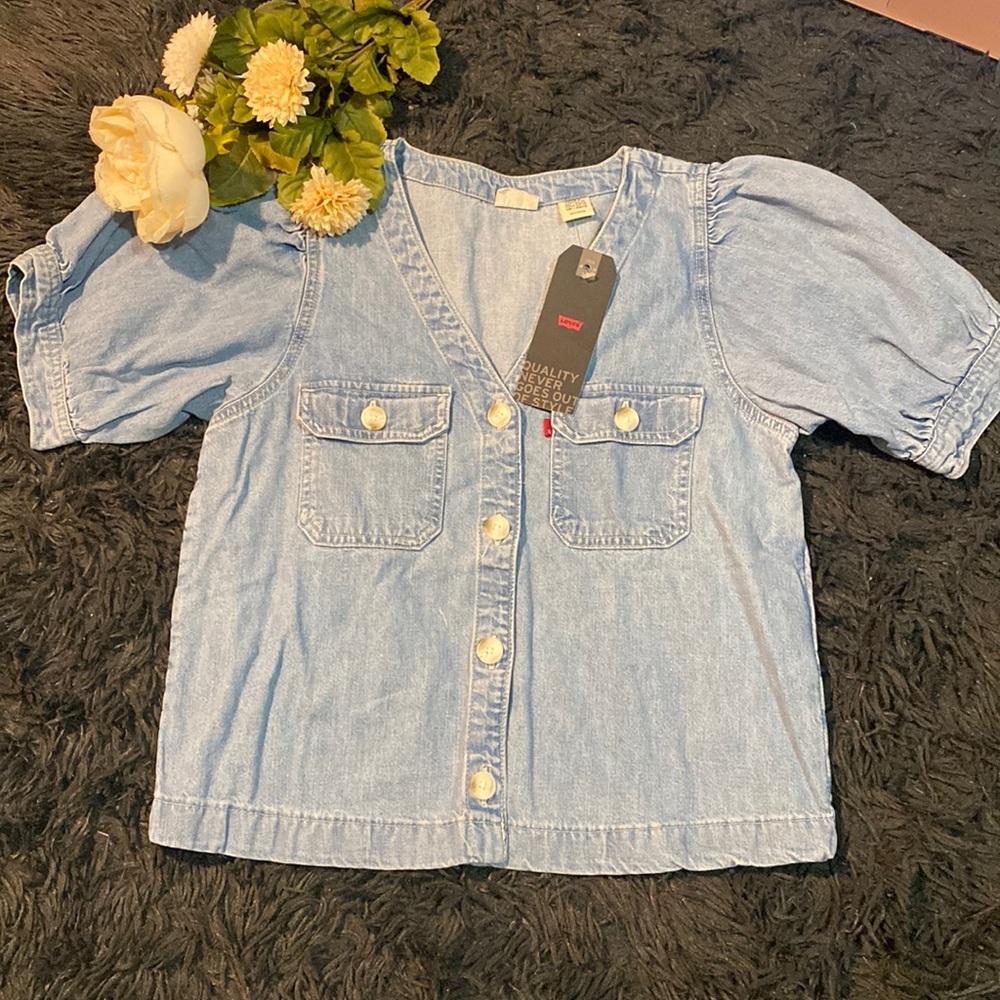 Levi’s jean button up puff sleeve blouse
